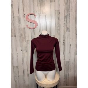 Long sleeve top size small